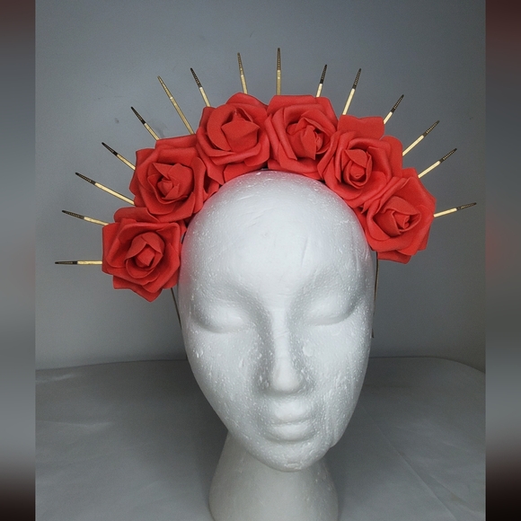 Mexican Elegant Floral Head Piece with Gold Metal Accents - Picture 2 of 11